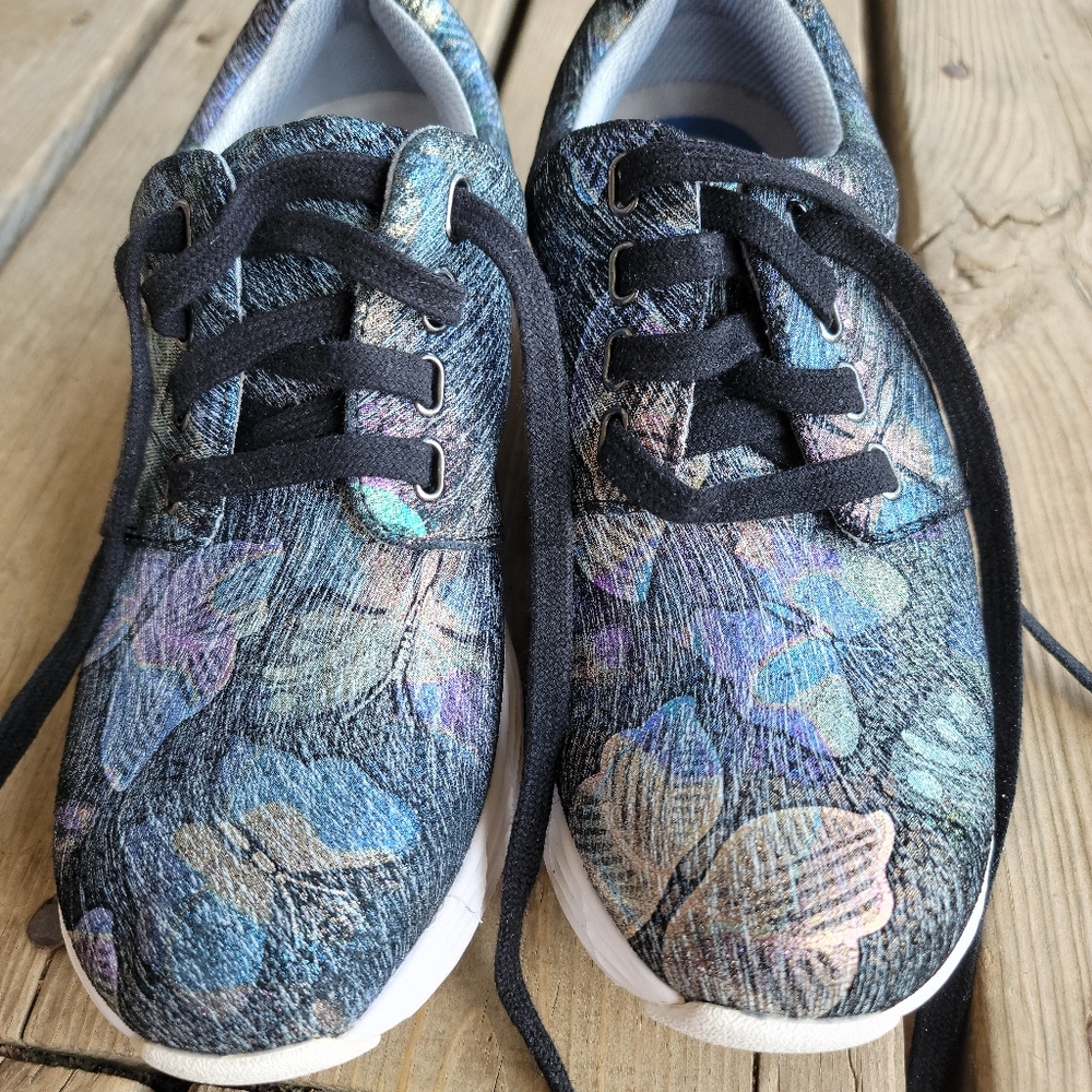 Nurse Mates Butterfly Shoes (Align)